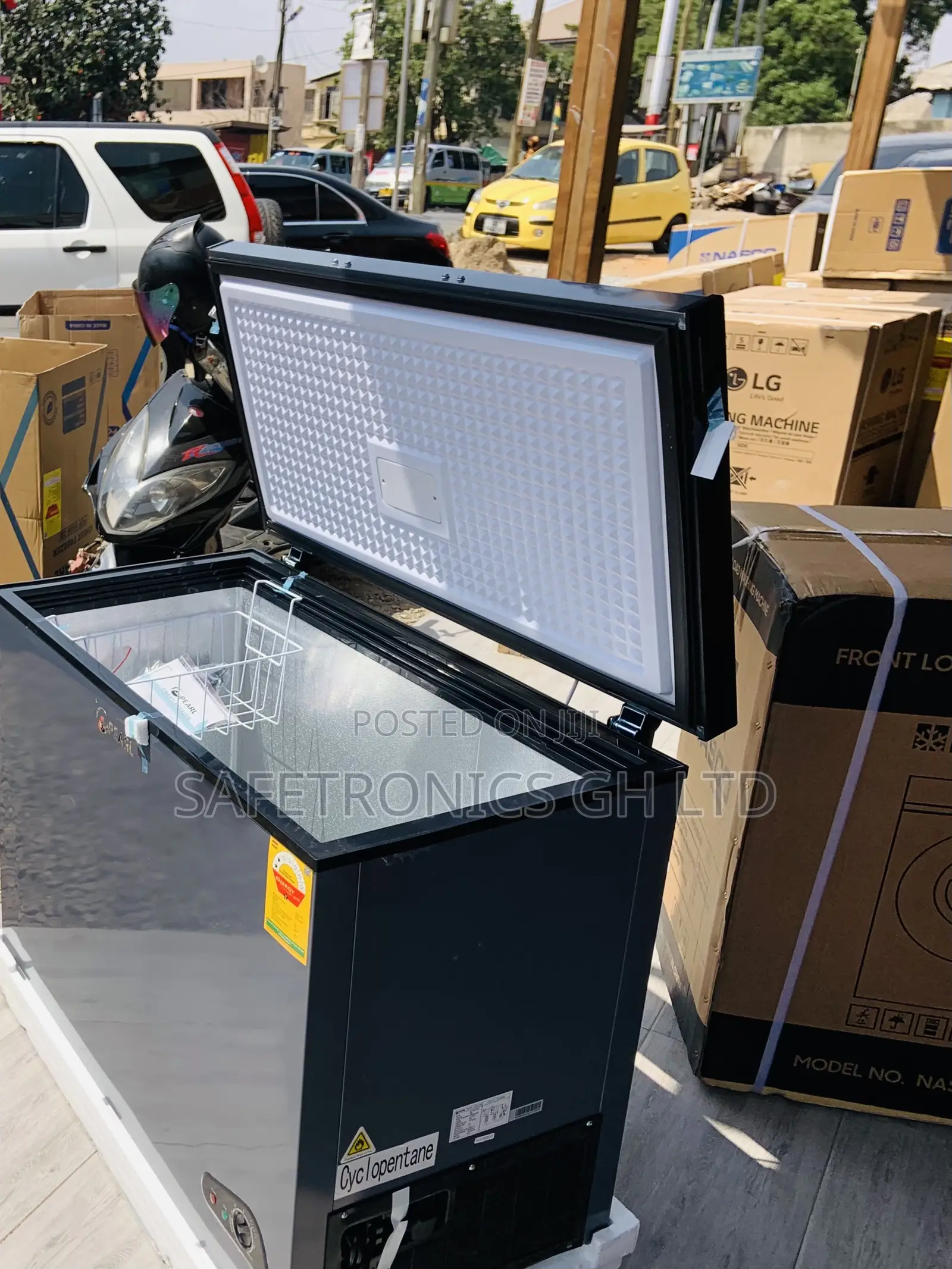 Trusted Pearl Singledoor 250 Liters Dark-Gray Chestfreezer