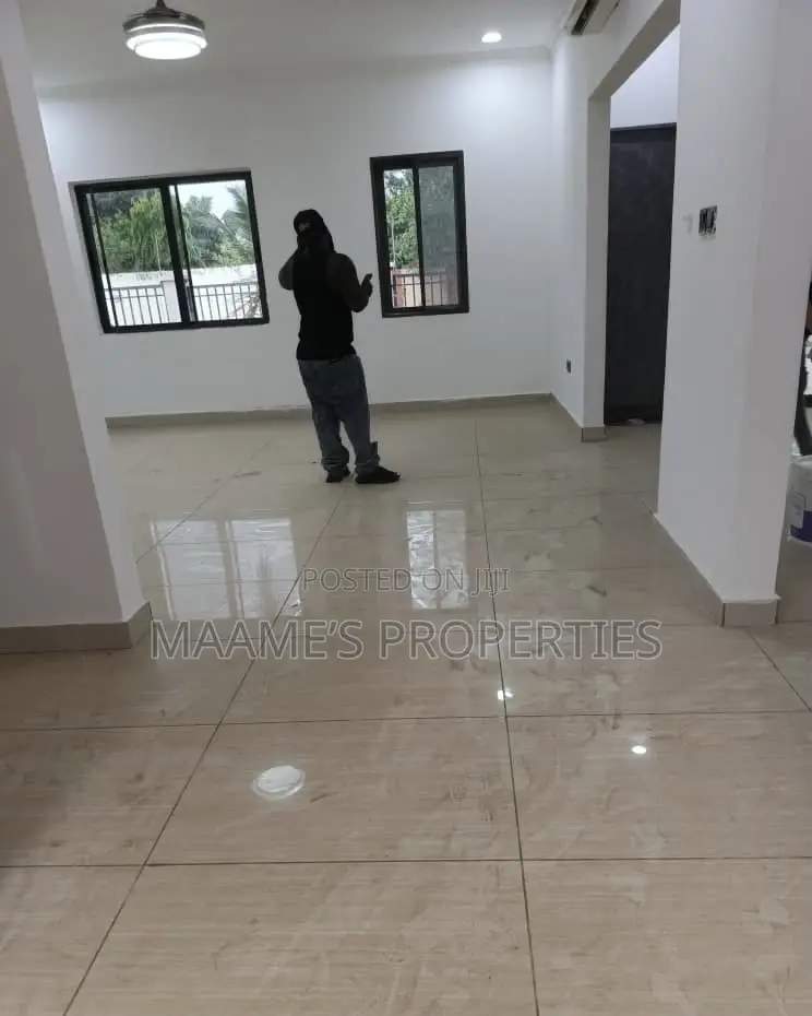 4bdrm Duplex in East Legon for rent