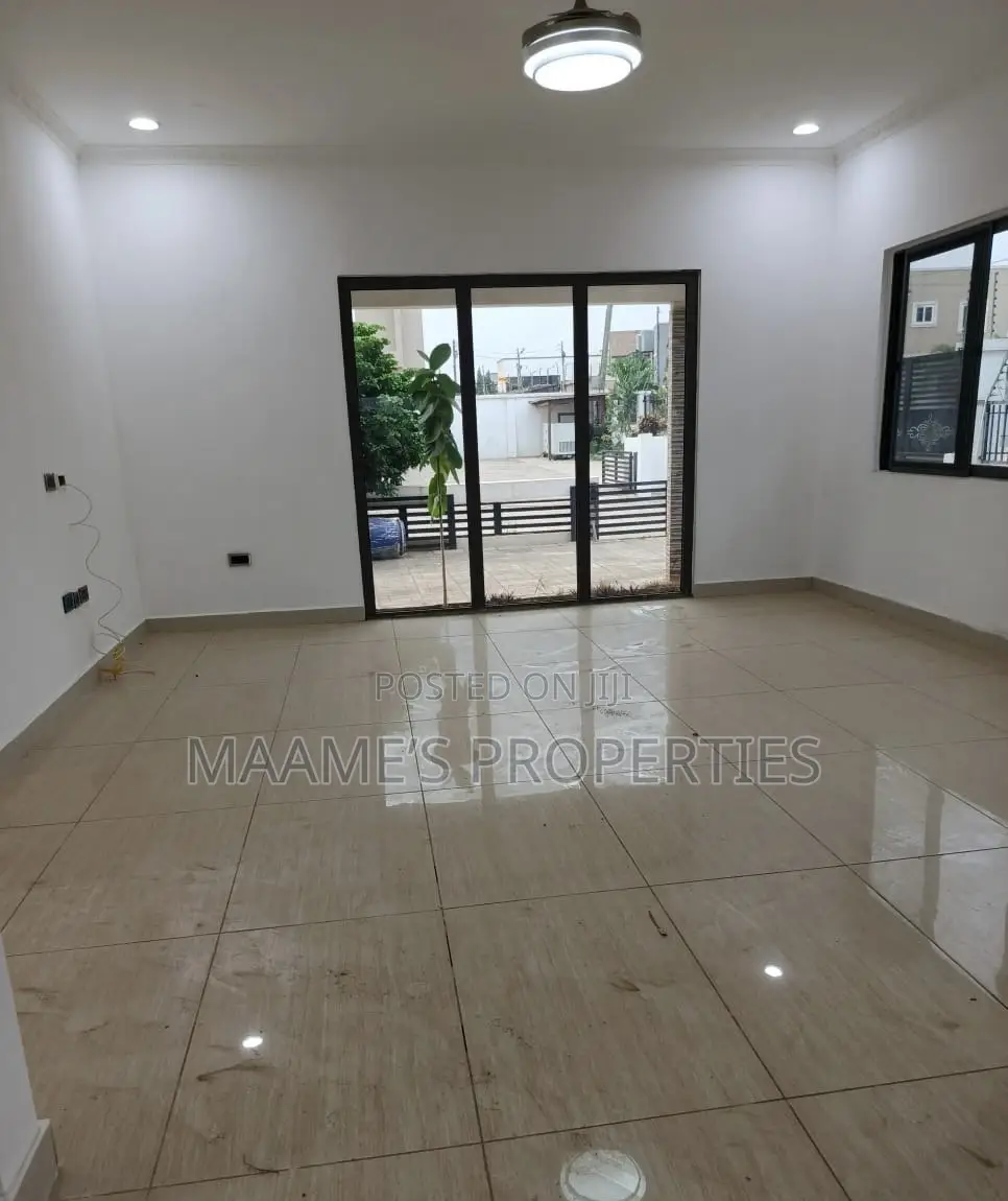 4bdrm Duplex in East Legon for rent