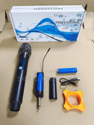 Shure Universal Wireless Handle Microphone -BLX 82
