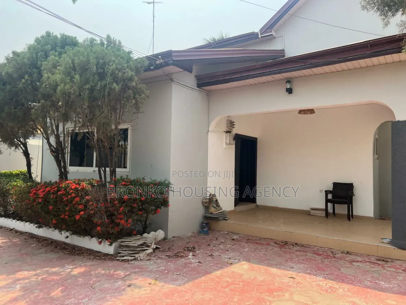 3bdrm House in Bronko Housing, Spintex for rent