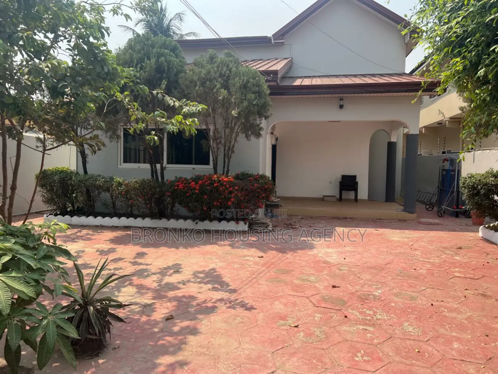 3bdrm House in Bronko Housing, Spintex for rent
