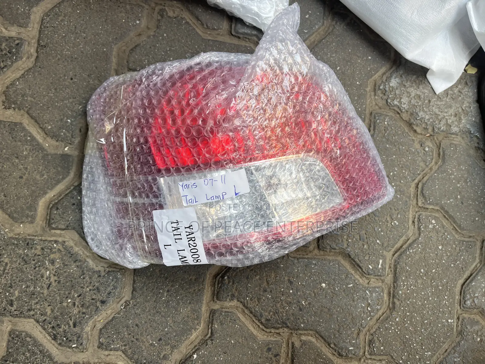 Toyota Yaris 2007 2008 2009 2010 2011 Tail Light Lamp Pair