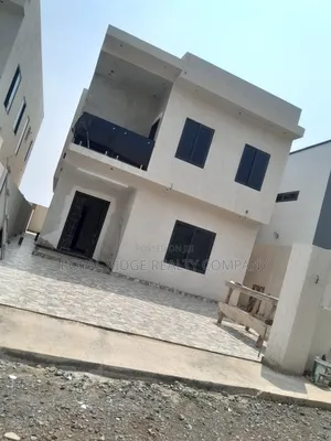 3bdrm House in Spintex Manet Close, Accra Metropolitan for sale