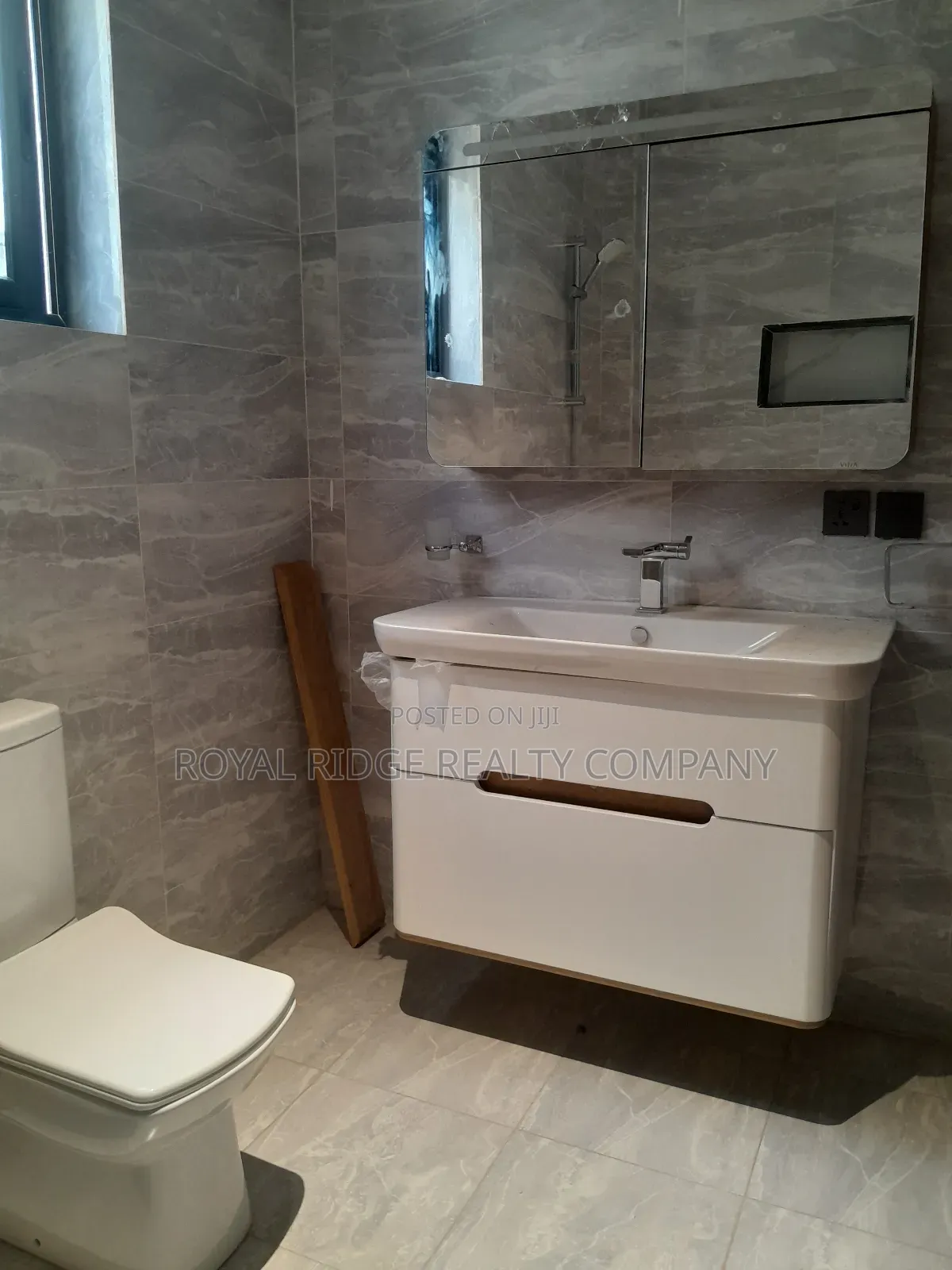 3bdrm House in Spintex Manet Close, Accra Metropolitan for sale
