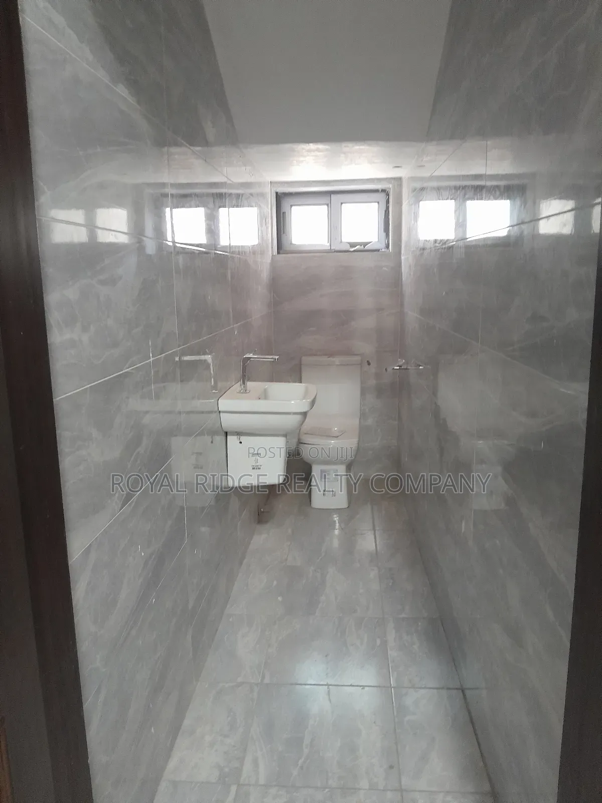 3bdrm House in Spintex Manet Close, Accra Metropolitan for sale