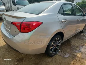 Toyota Corolla 2018 Silver