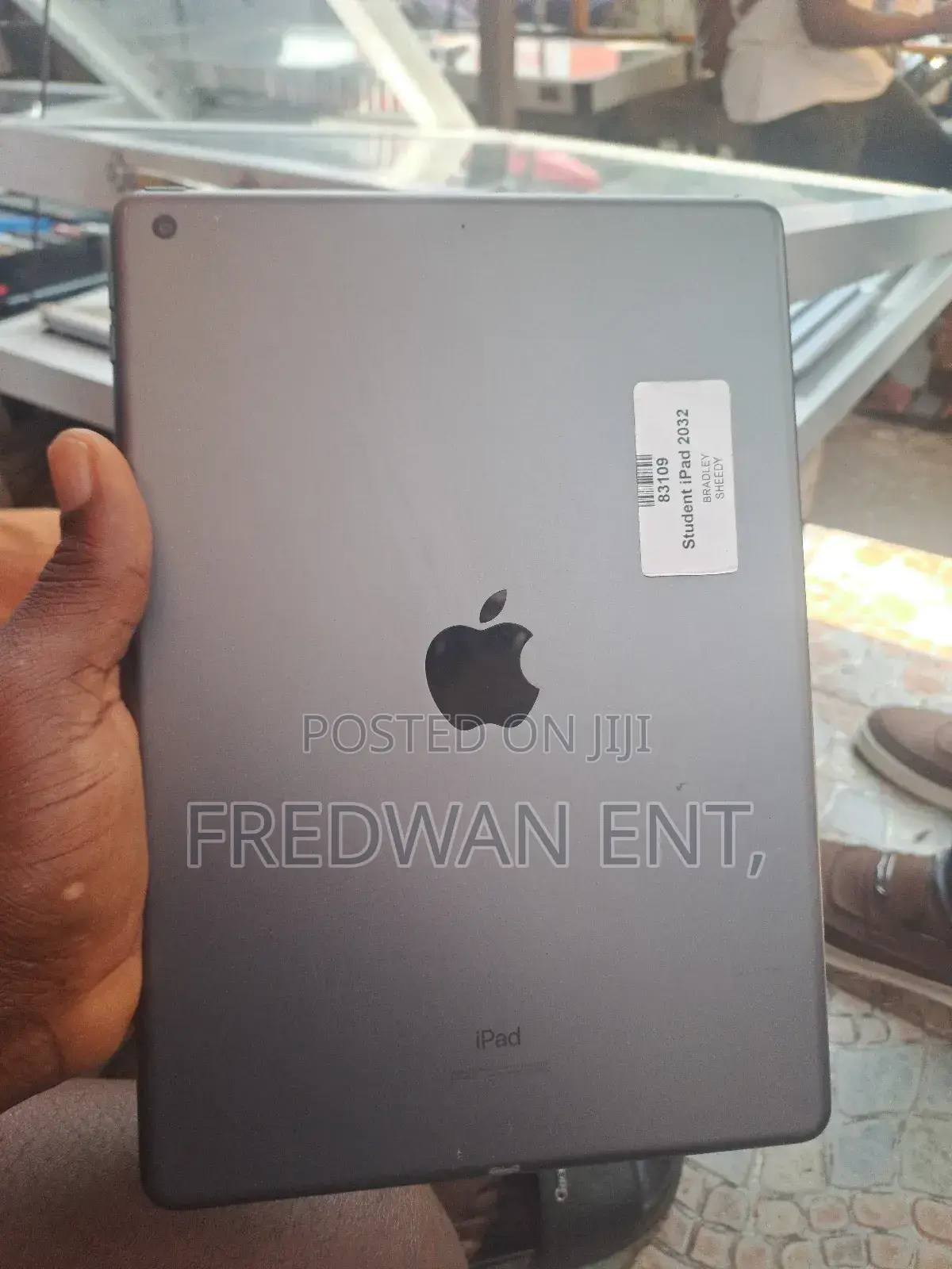 Apple iPad 9.7 32 GB Gray