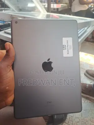 Apple iPad 9.7 32 GB Gray