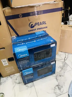 Unique and Classic Midea 20ltr Electric Countertop Oven.