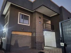 4 Bedroom House for Rent, Roadside, Self Compound, 5 Washrom