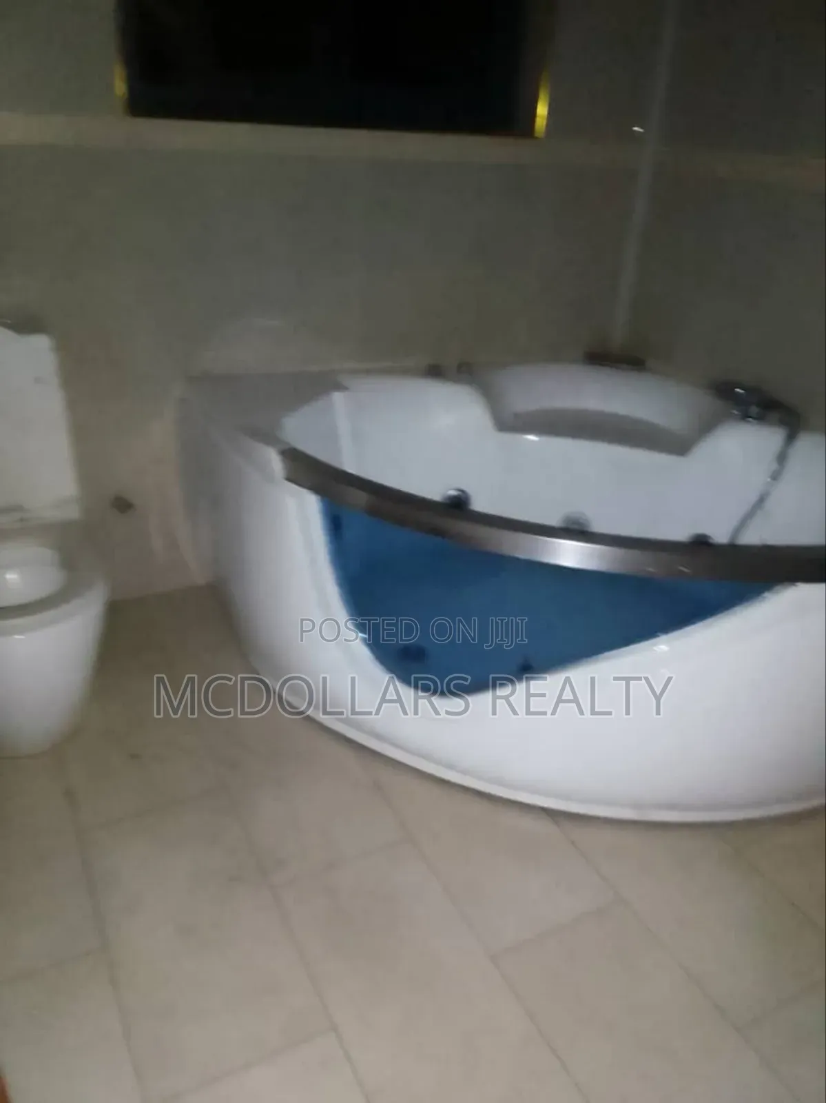 4 Bedroom House for Rent, Roadside, Self Compound, 5 Washrom