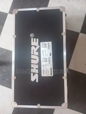 Shure 4 in 1 Wireless Microphone DS-990
