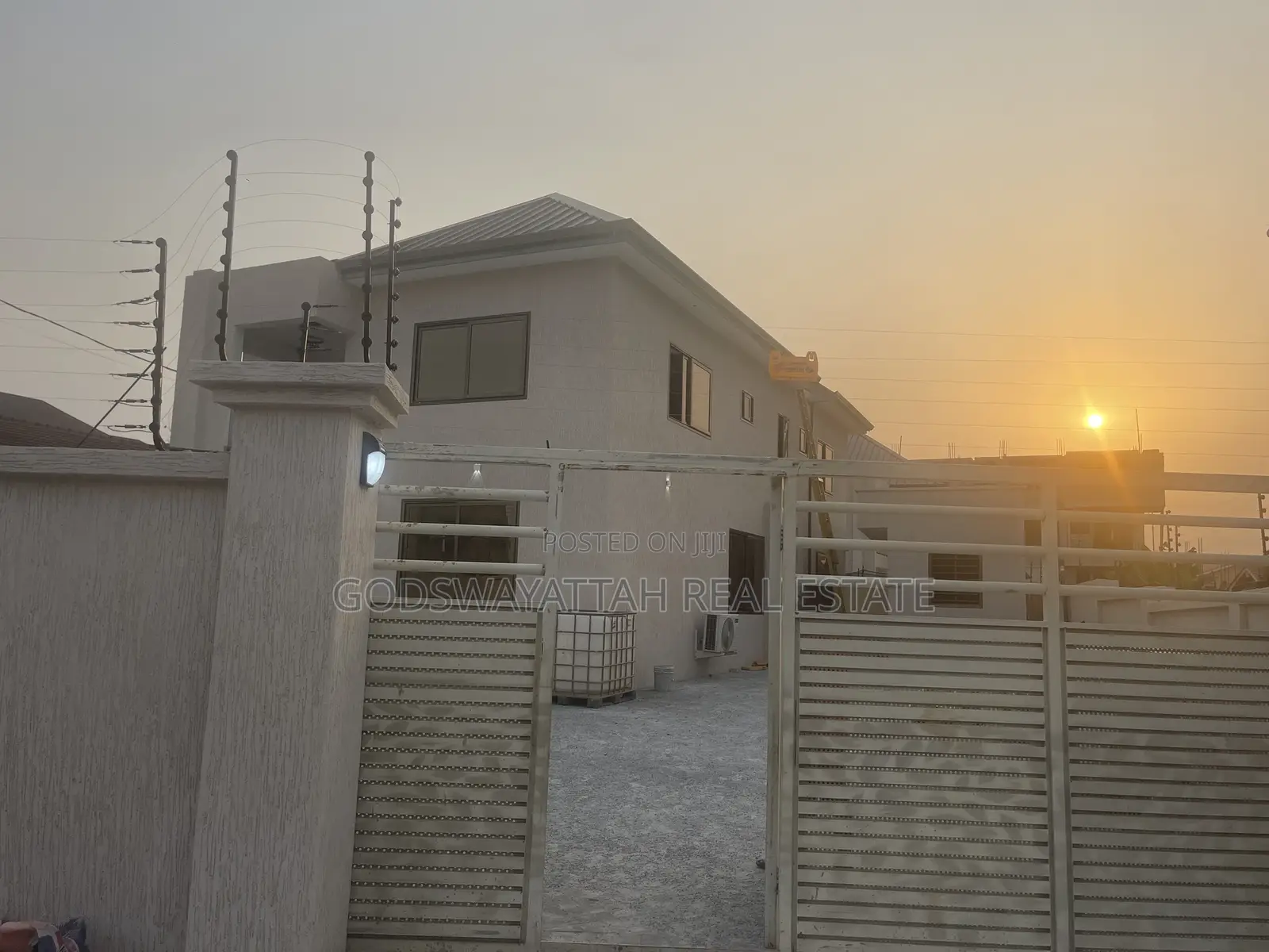 4bdrm House in East Legon, Adjiriganor for rent