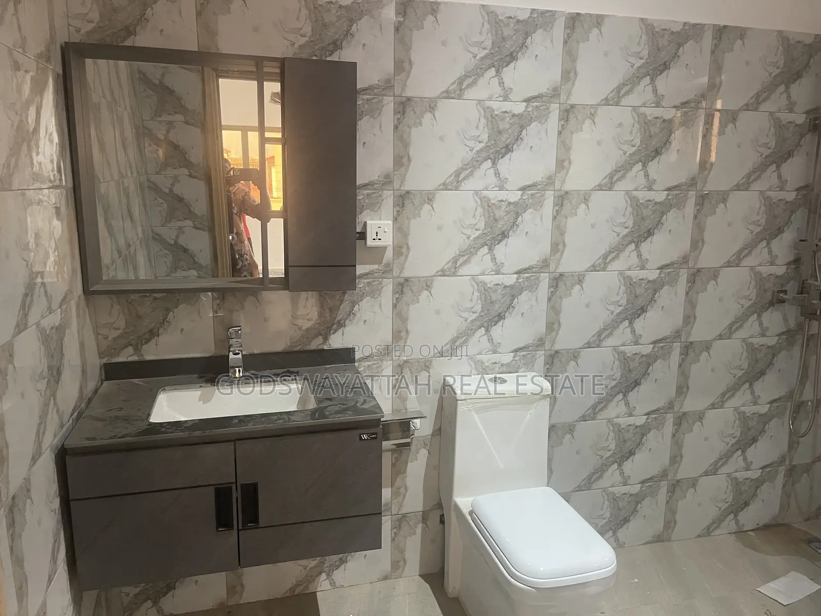 4bdrm House in East Legon, Adjiriganor for rent
