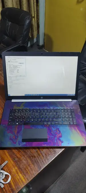 Laptop HP Pavilion 17 8GB AMD Ryzen 5 HDD 500GB