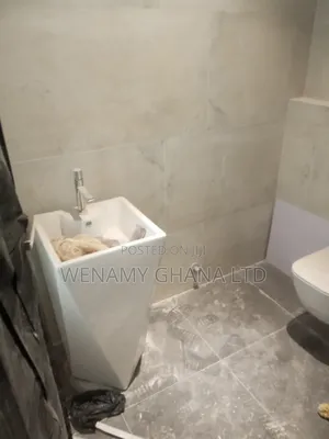 2bdrm Apartment in Community 25, Tema Metropolitan for rent