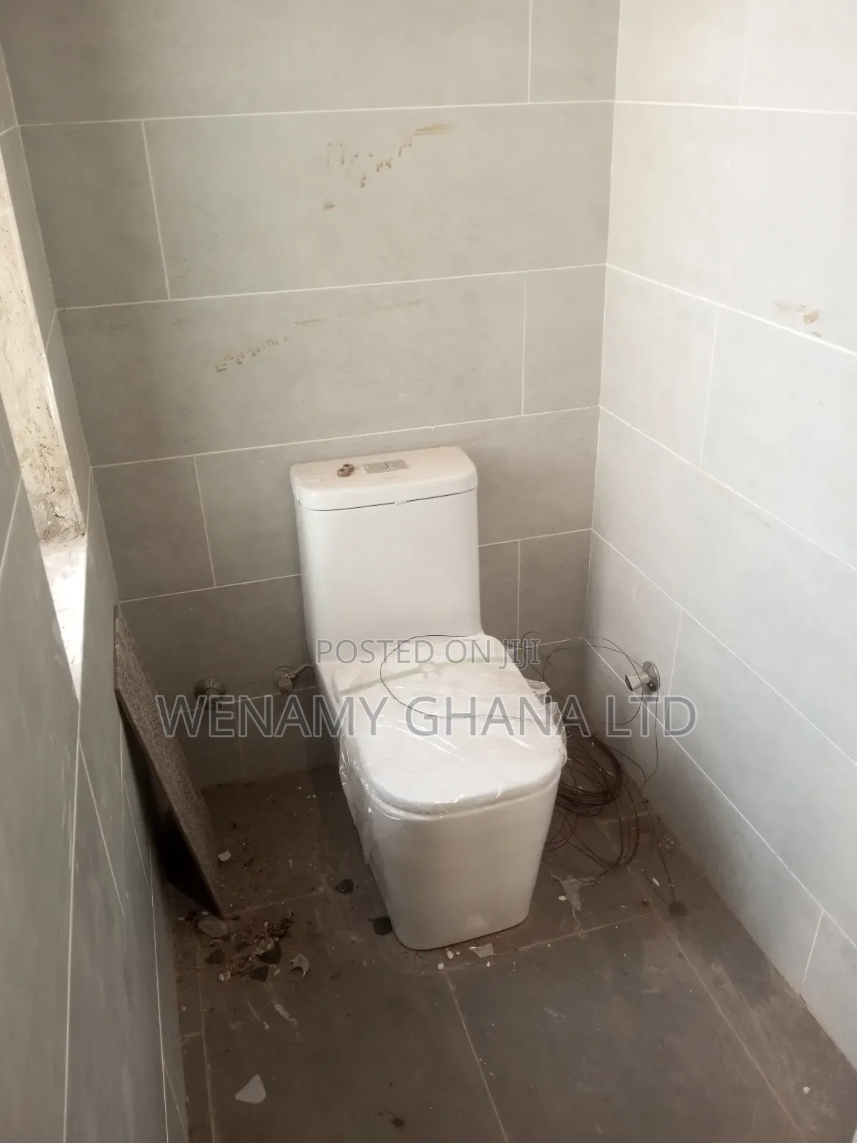2bdrm Apartment in Community 25, Tema Metropolitan for rent