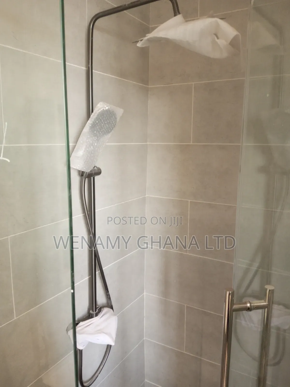 2bdrm Apartment in Community 25, Tema Metropolitan for rent