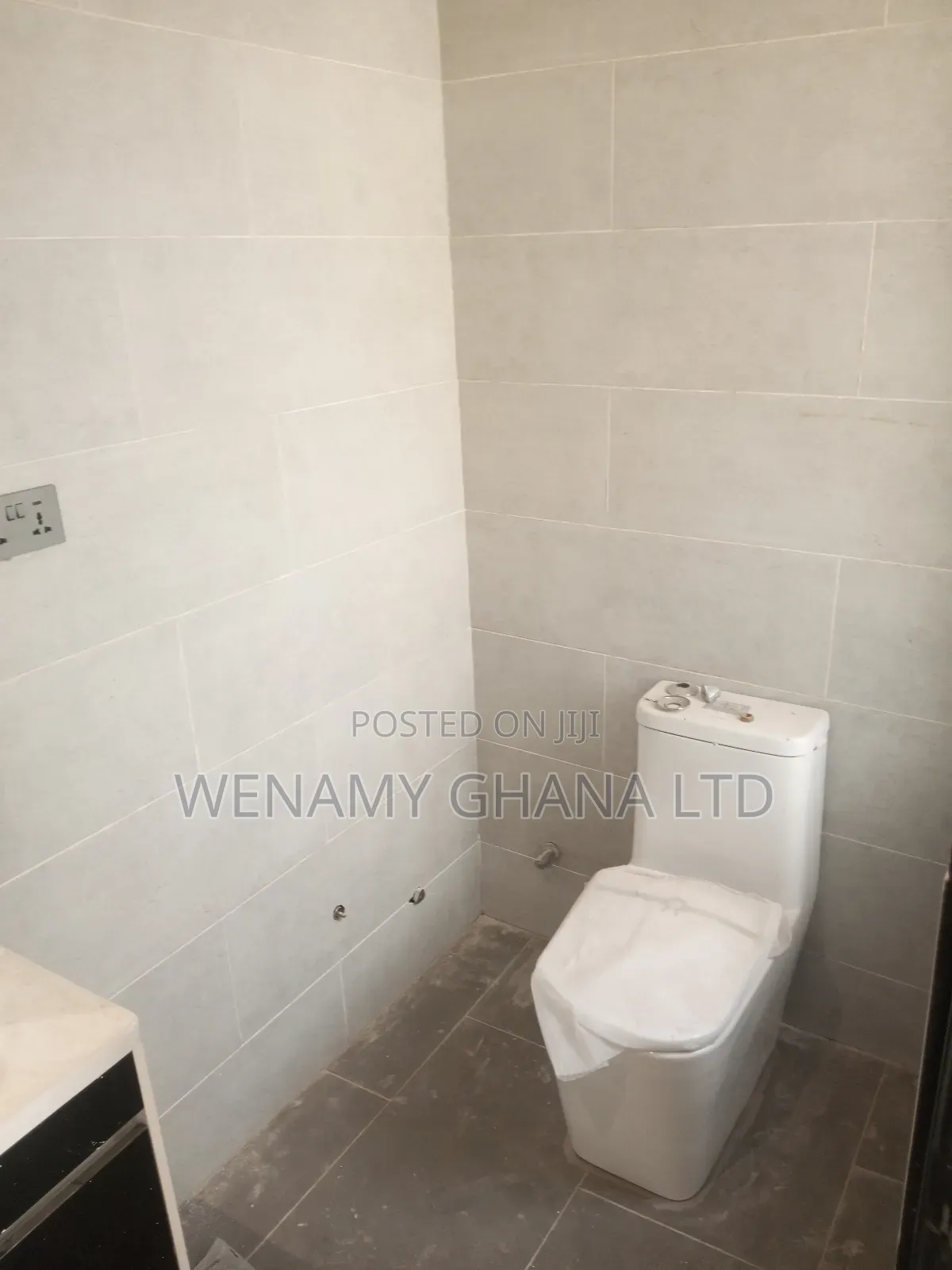2bdrm Apartment in Community 25, Tema Metropolitan for rent
