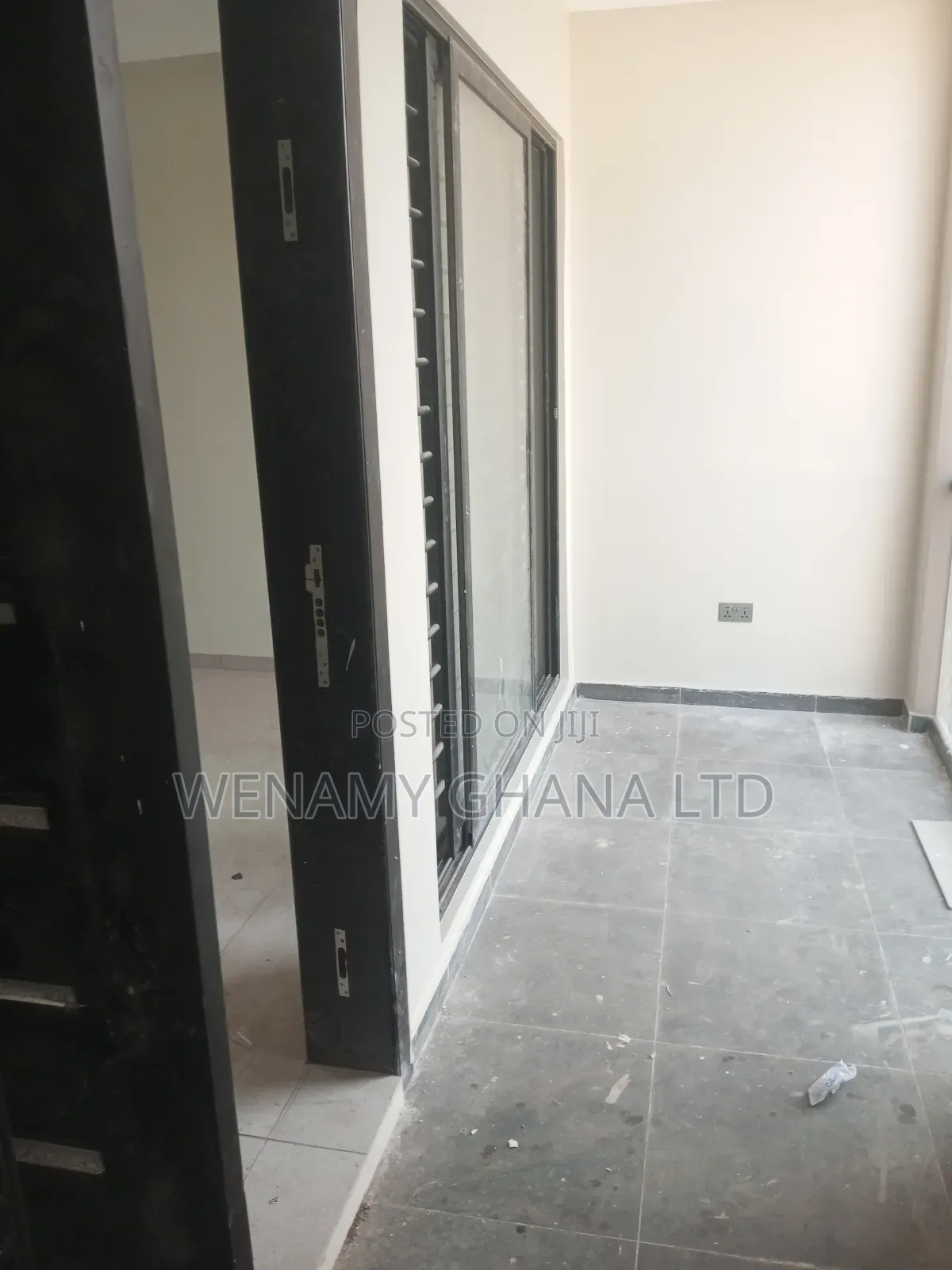2bdrm Apartment in Community 25, Tema Metropolitan for rent
