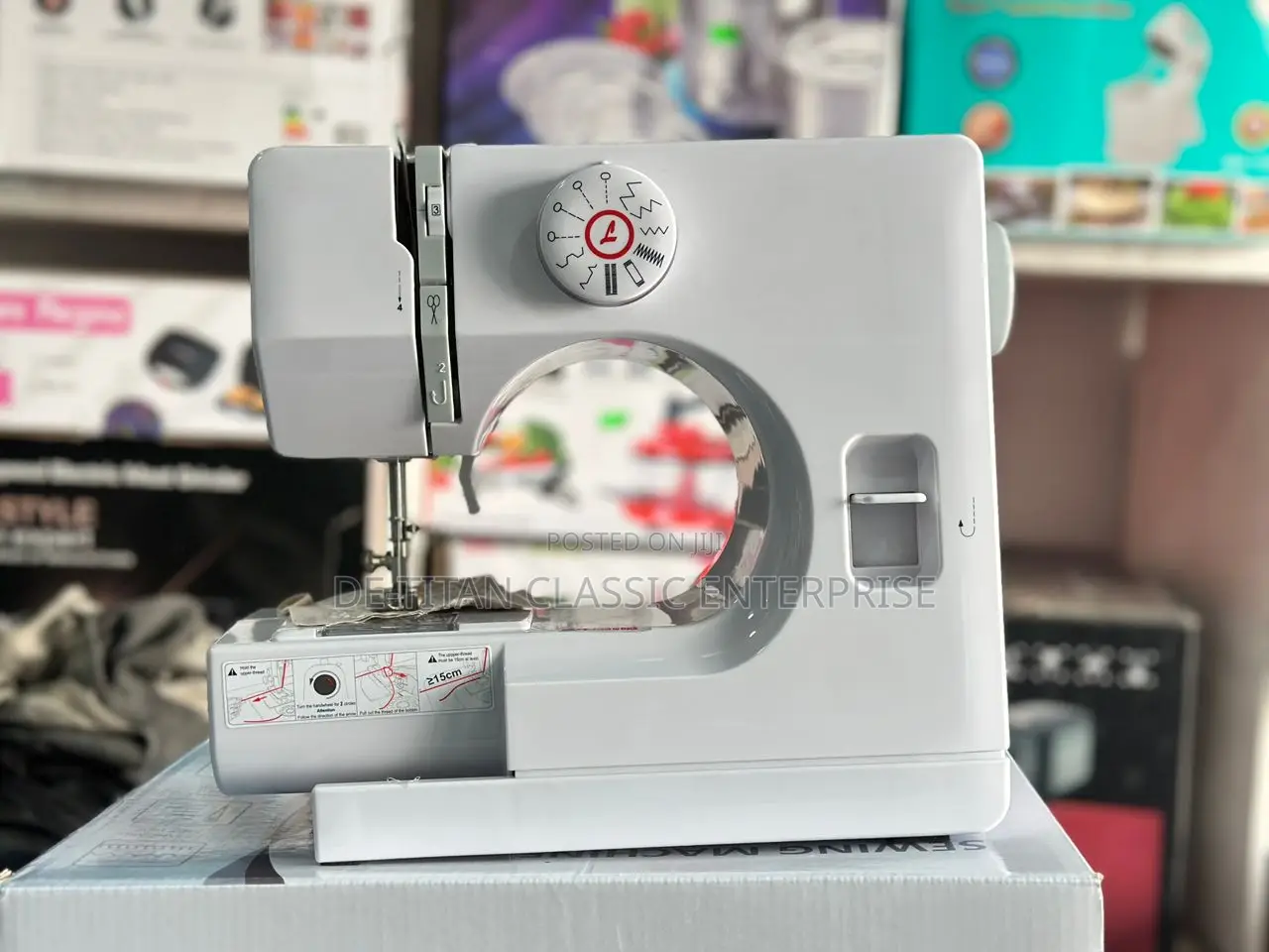 12 Stitches Multifunctional Electric Sewing Machine