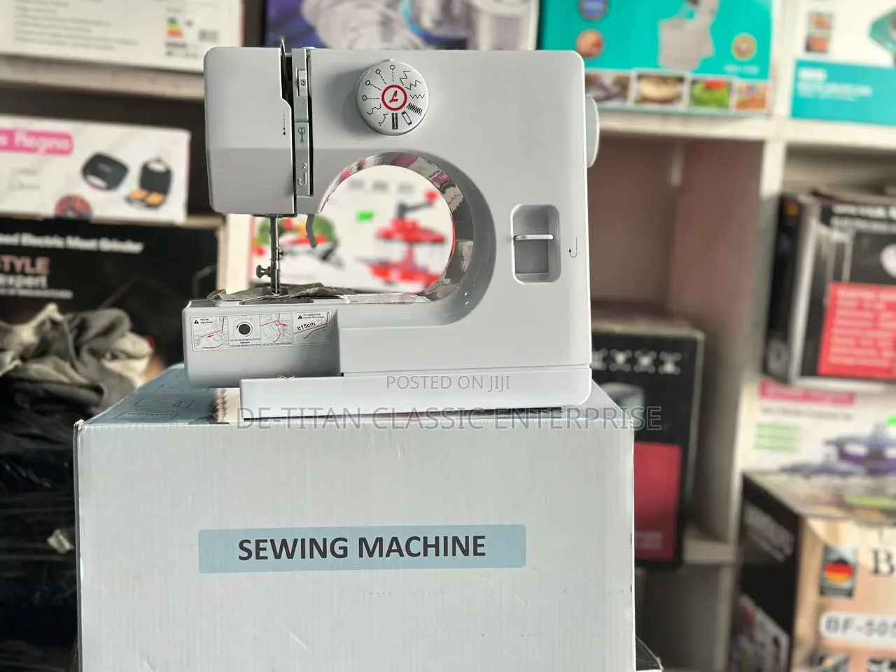 12 Stitches Multifunctional Electric Sewing Machine