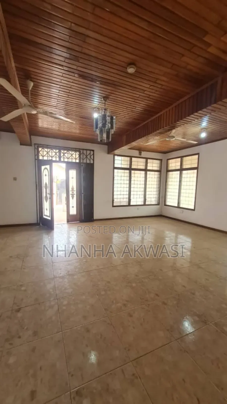 5bdrm House in Community 20, Tema Metropolitan for rent