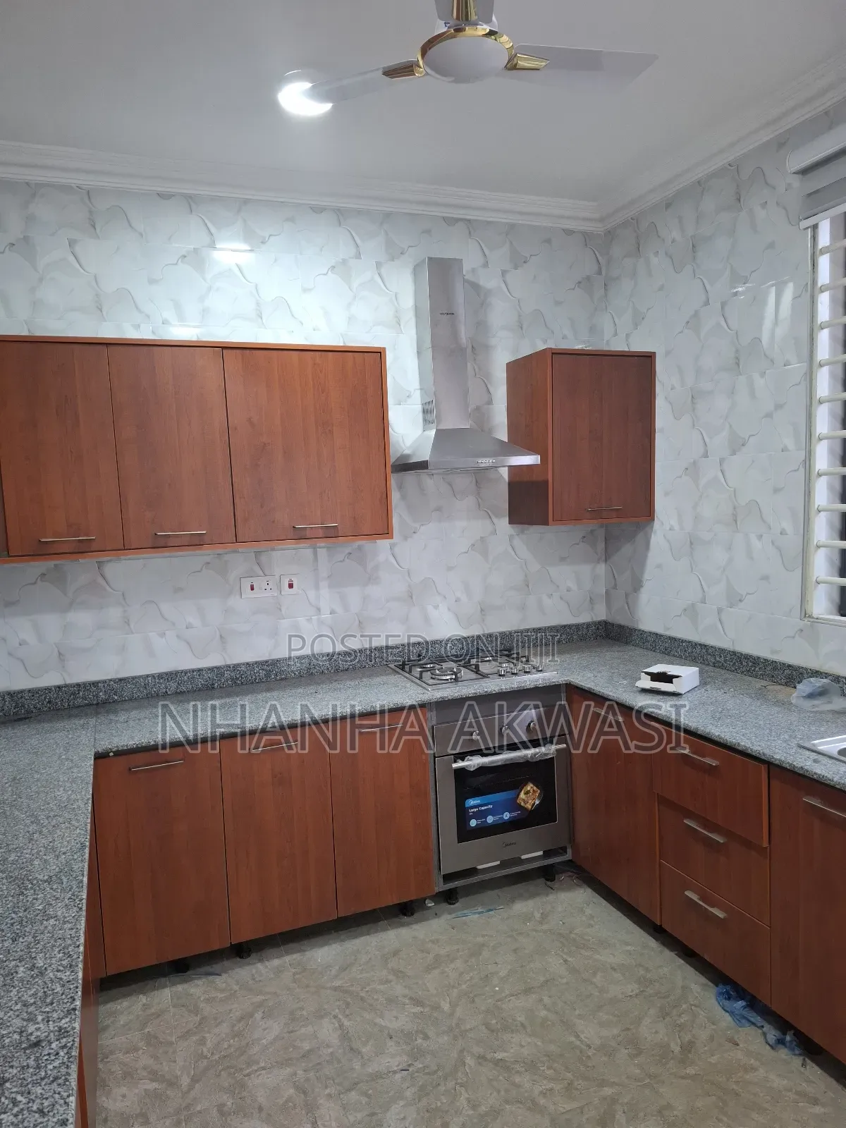 3bdrm House in Community 18, Tema Metropolitan for rent