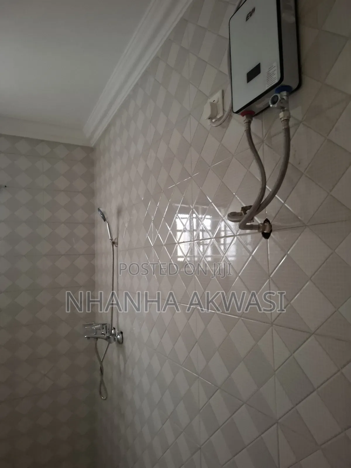 3bdrm House in Community 18, Tema Metropolitan for rent