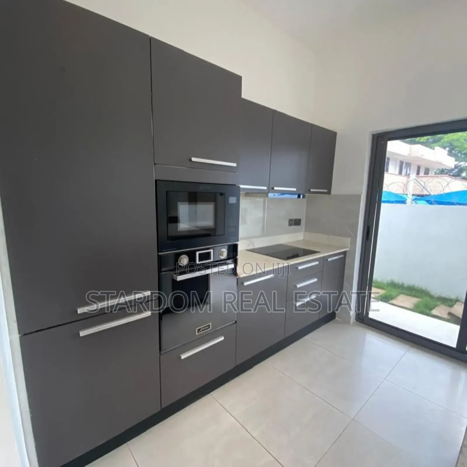 5bdrm Townhouse / Terrace in Cantonments for rent