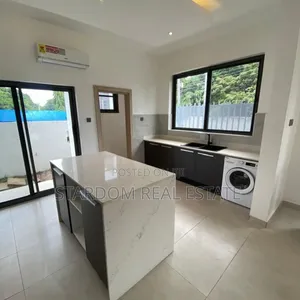 5bdrm Townhouse / Terrace in Cantonments for rent