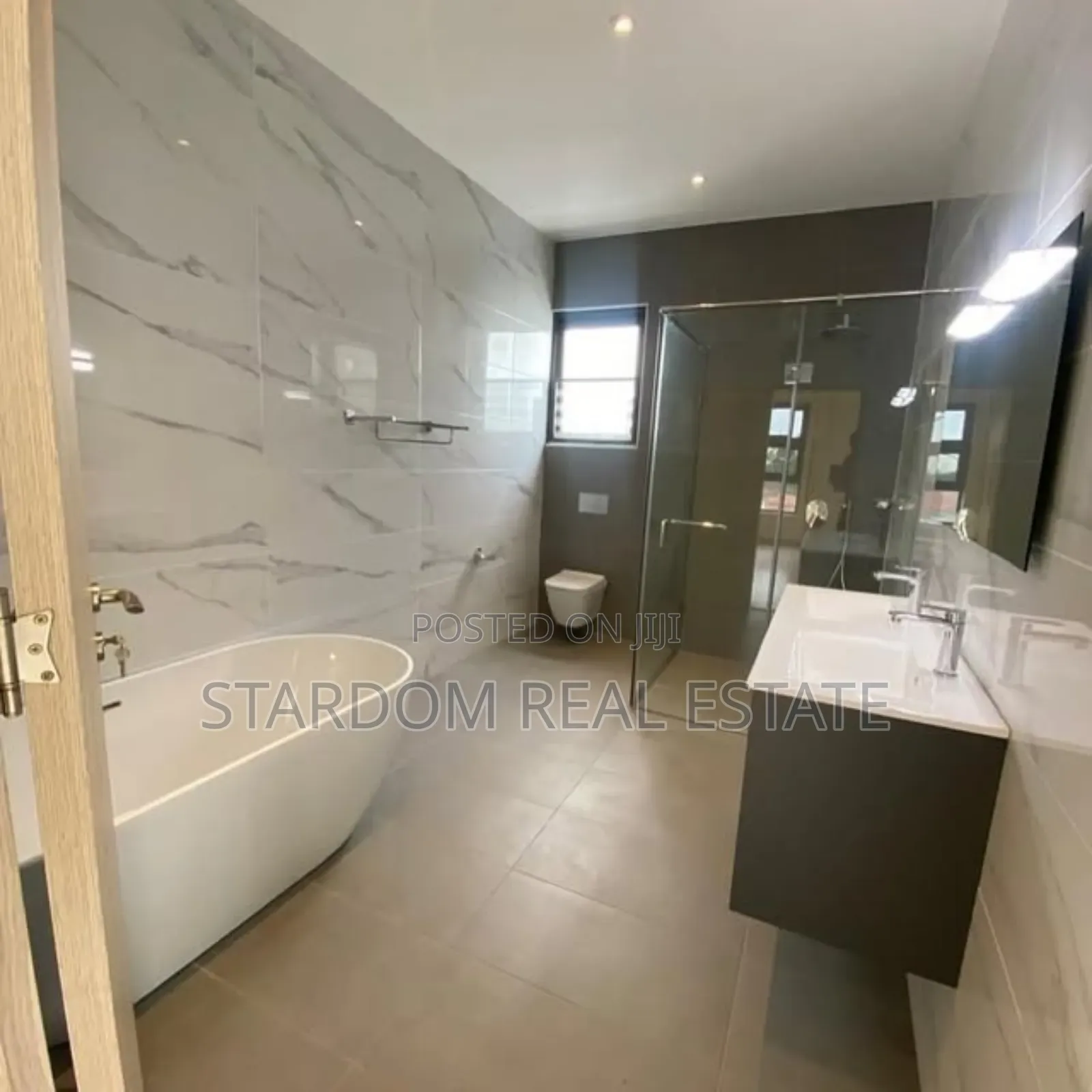 5bdrm Townhouse / Terrace in Cantonments for rent