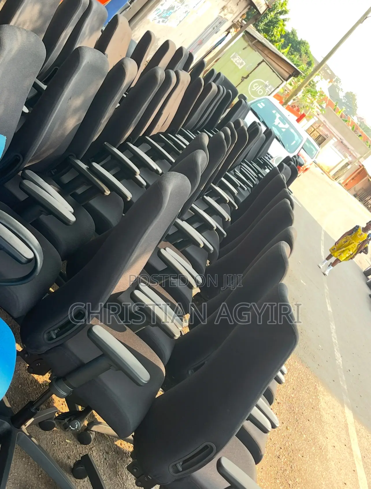 Executive Swivel/ Office Chair