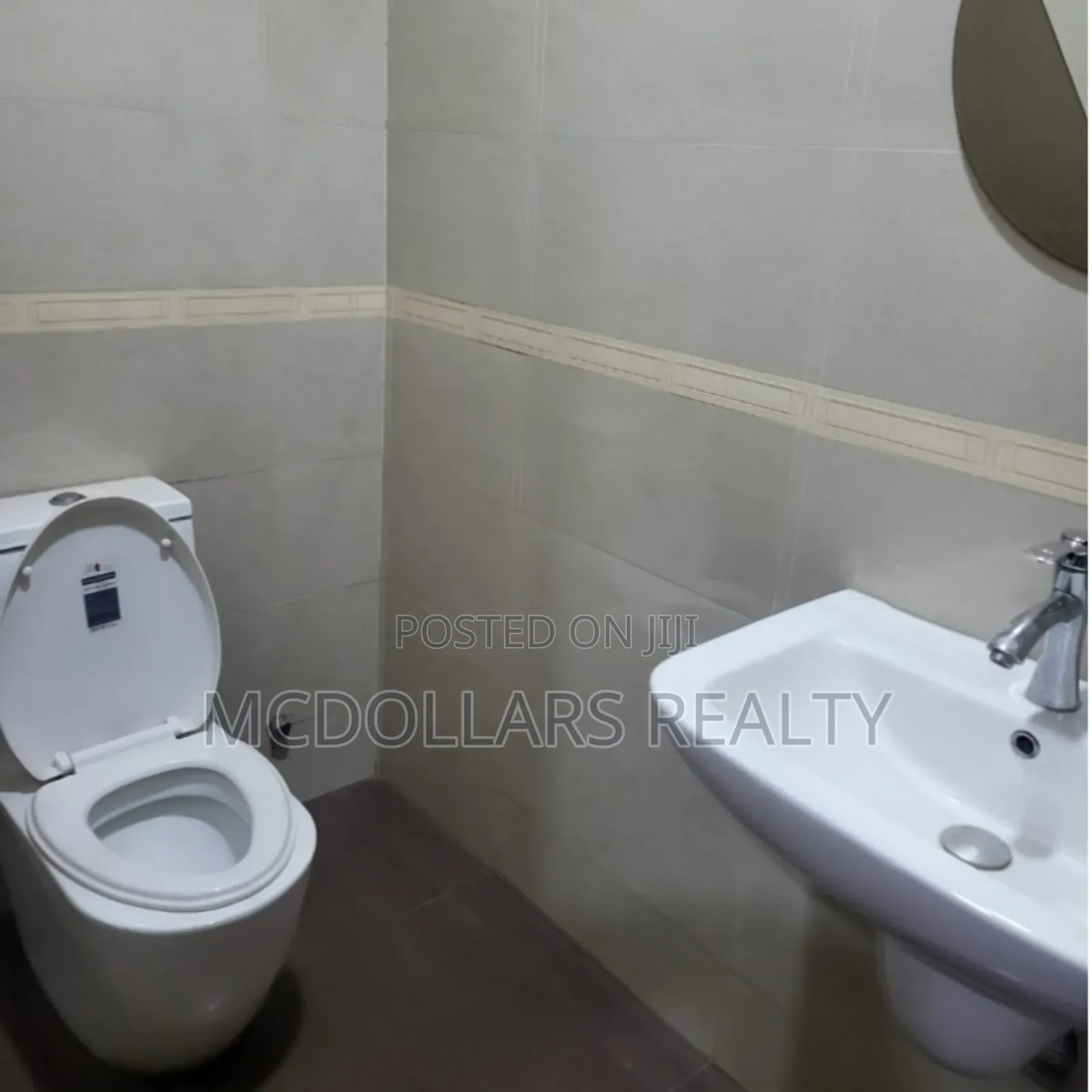 4 Bedroom House. Self Compound Office Space 5 Washroom 