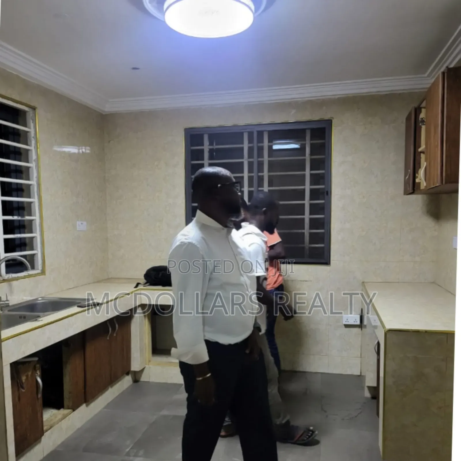 4 Bedroom House. Self Compound Office Space 5 Washroom 
