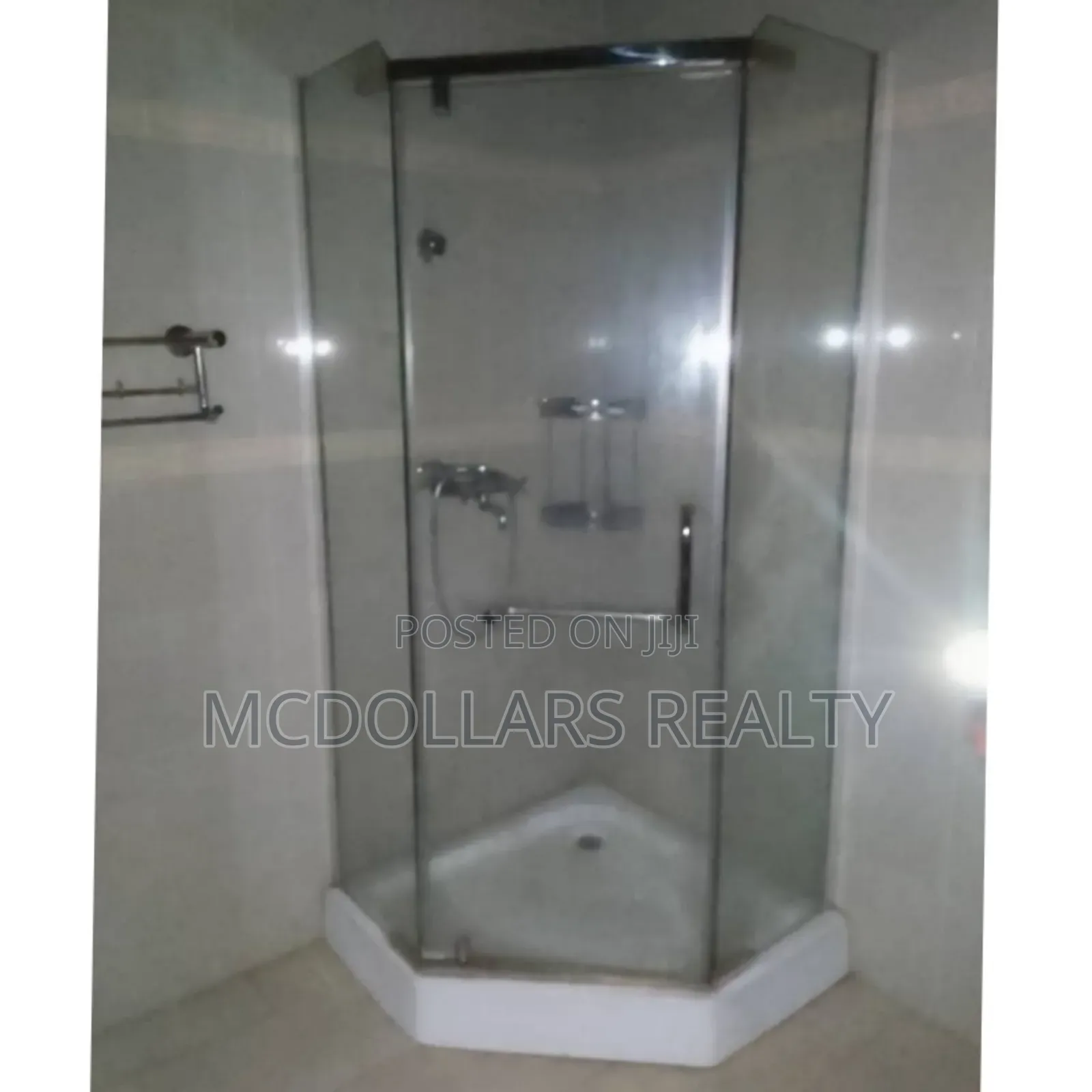 4 Bedroom House. Self Compound Office Space 5 Washroom 