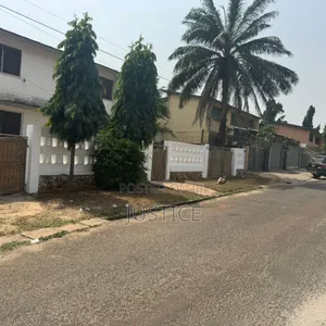 7bdrm House in Osu for sale