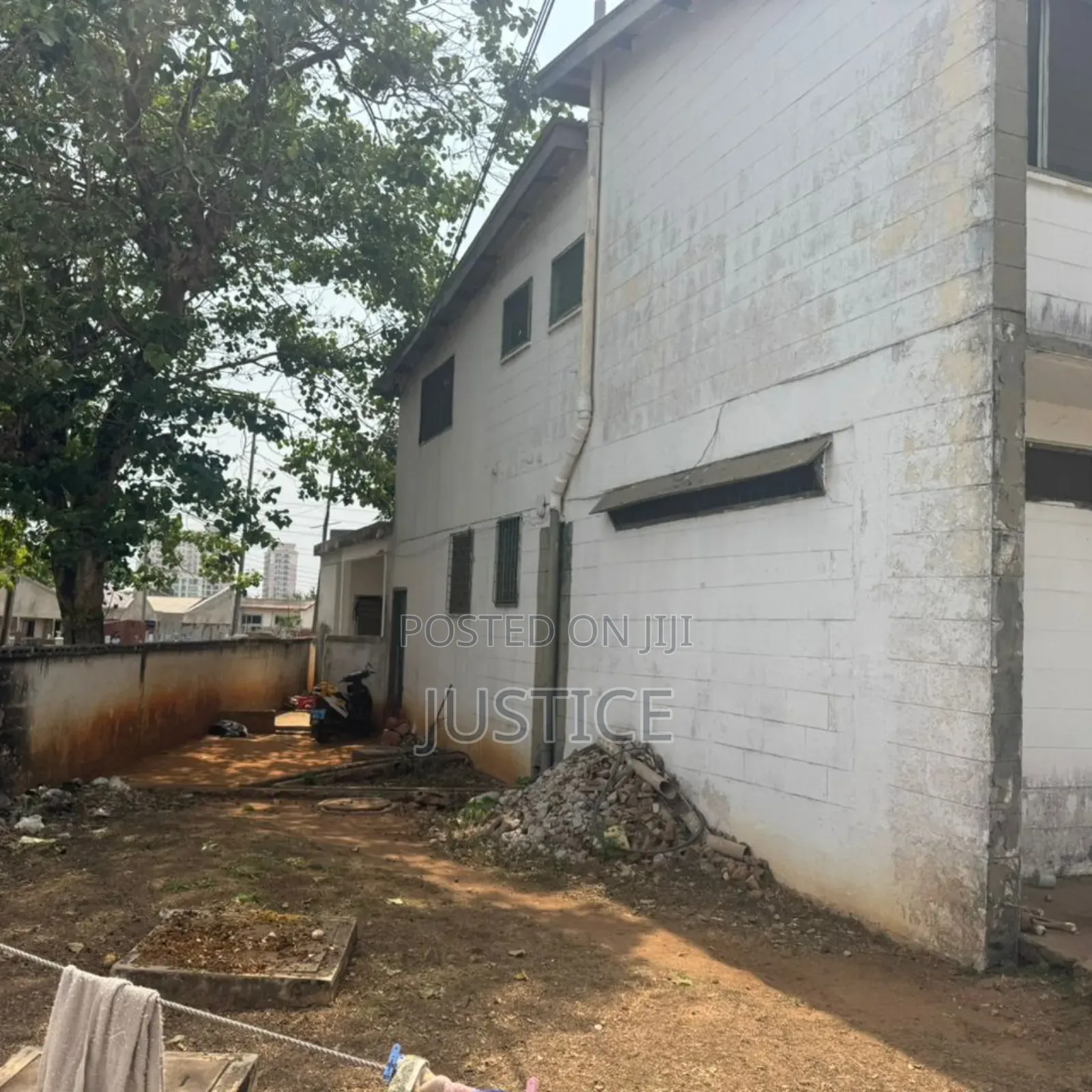 7bdrm House in Osu for sale