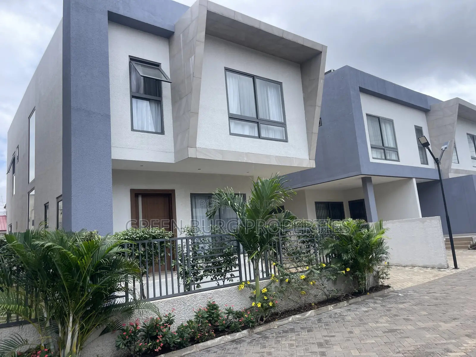 Furnished 3bdrm Townhouse / Terrace in East Legon for rent