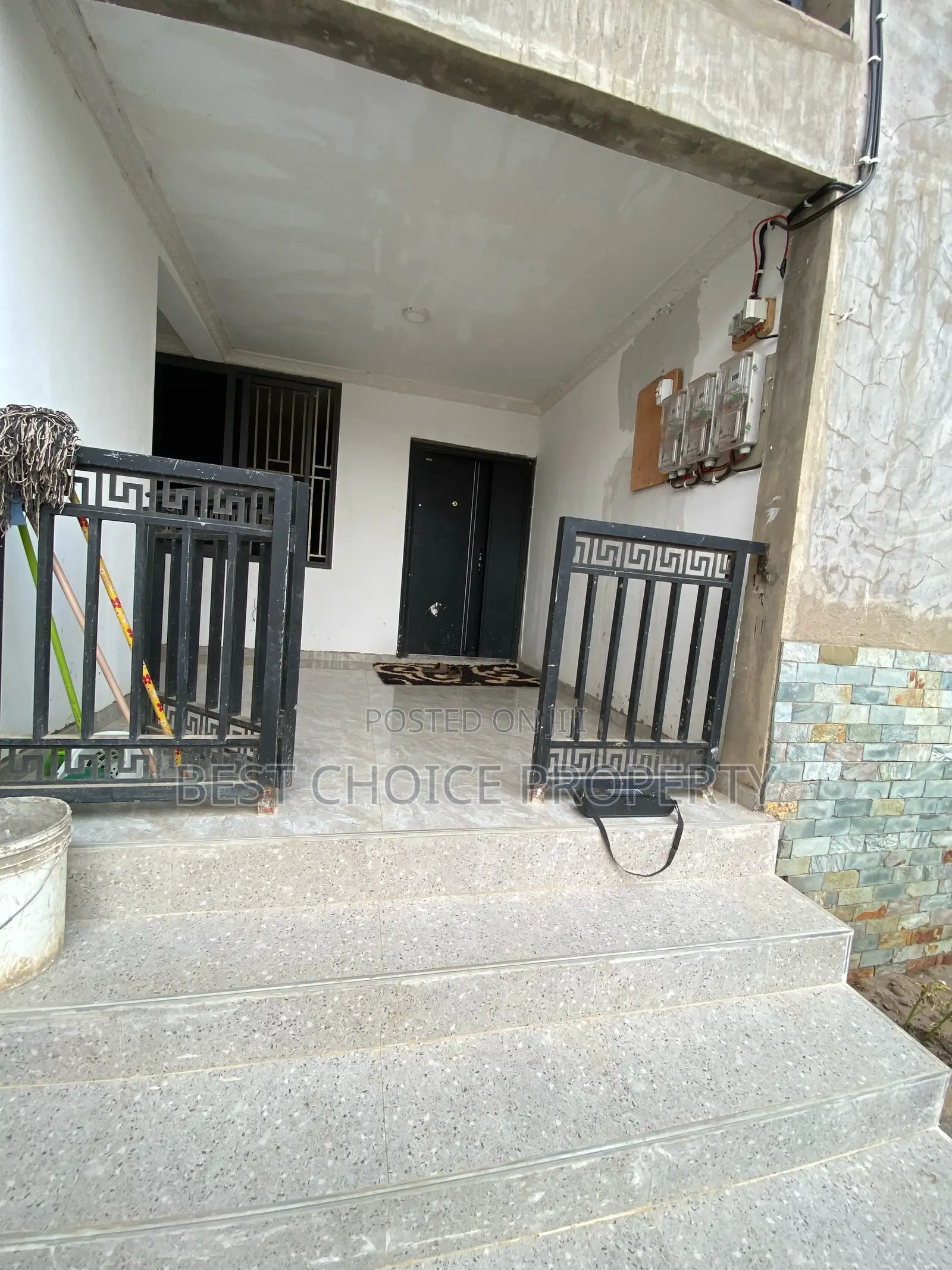 2bdrm Apartment in Adenta Housing Down for rent