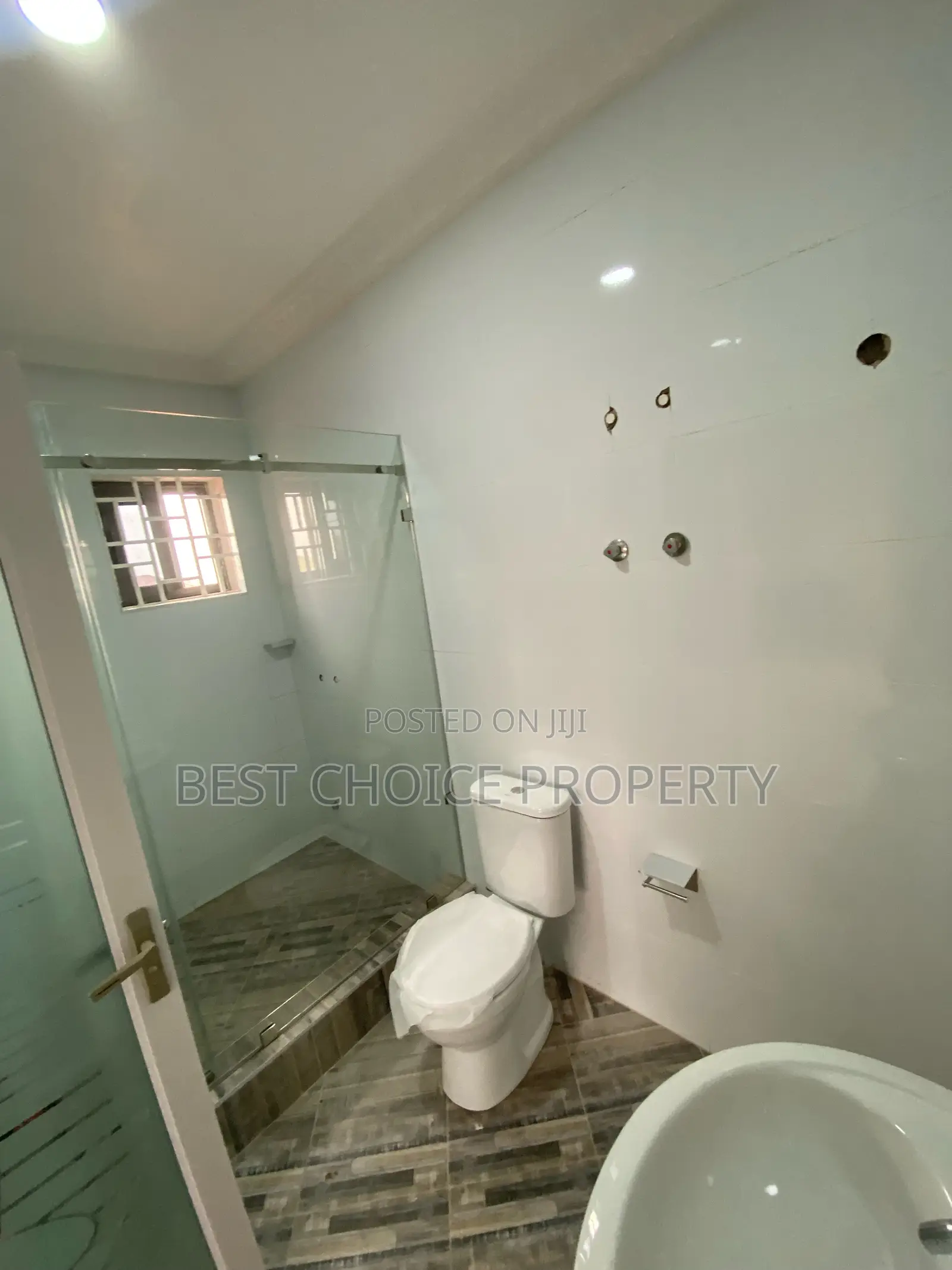 2bdrm Apartment in Adenta Housing Down for rent