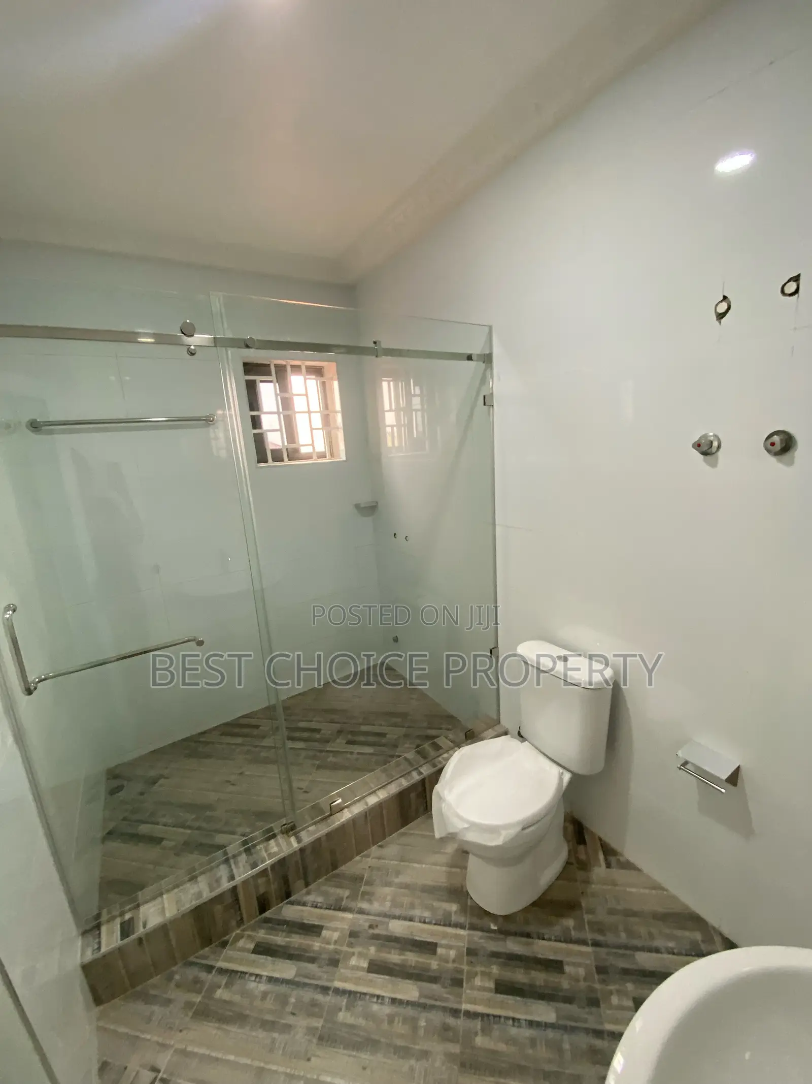 2bdrm Apartment in Adenta Housing Down for rent