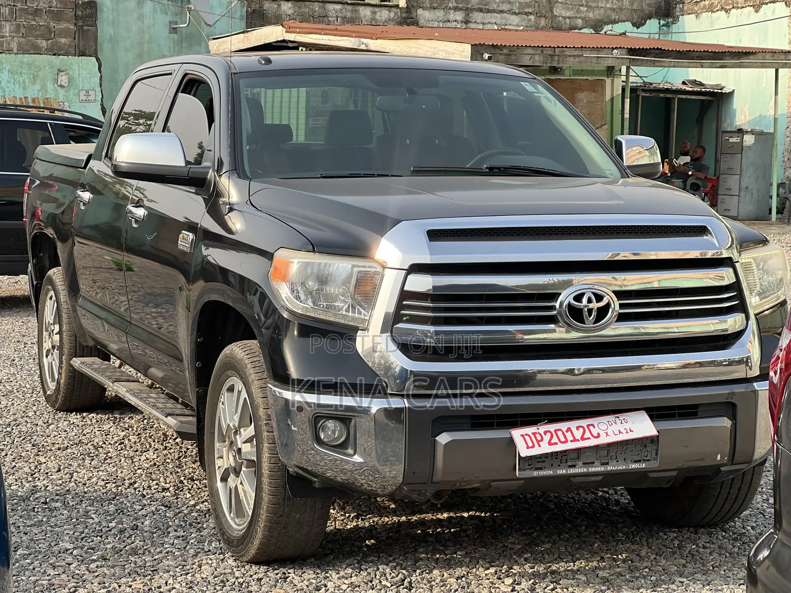 Toyota Tundra 1794 5.7L V8 4x2 CrewMax 5.6 ft. box 145.7 in. WB 2017