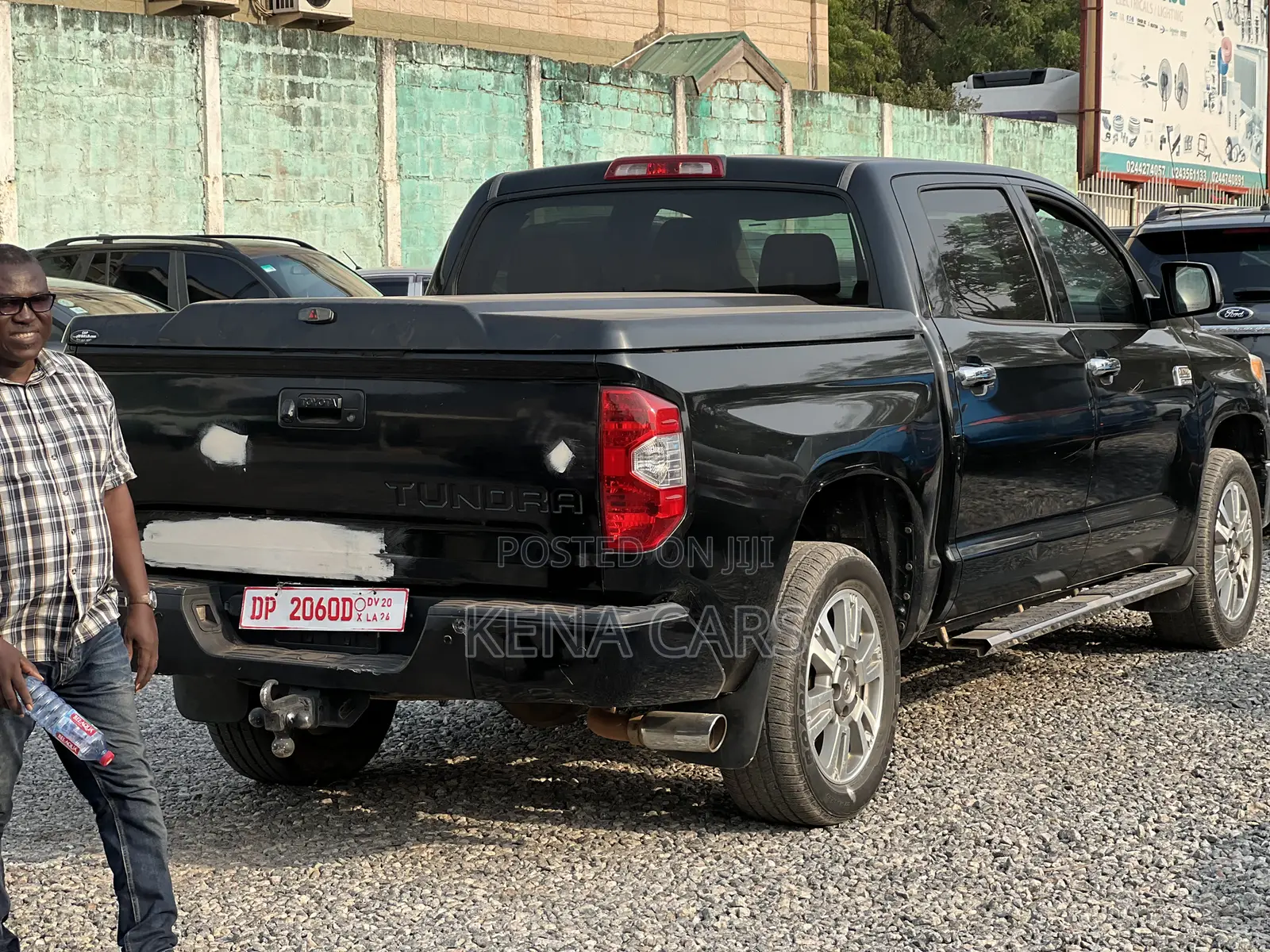 Toyota Tundra 1794 5.7L V8 4x2 CrewMax 5.6 ft. box 145.7 in. WB 2017