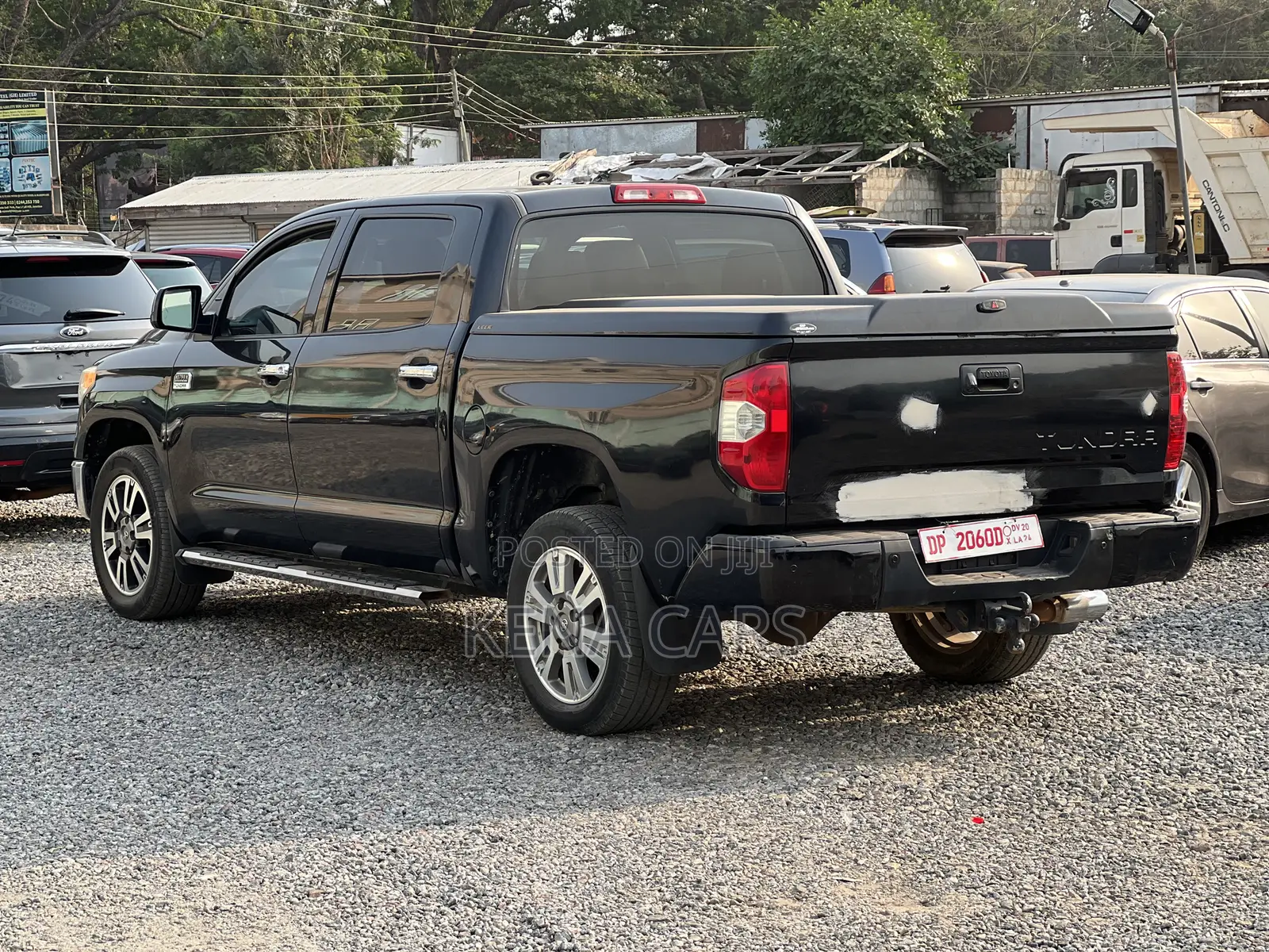 Toyota Tundra 1794 5.7L V8 4x2 CrewMax 5.6 ft. box 145.7 in. WB 2017