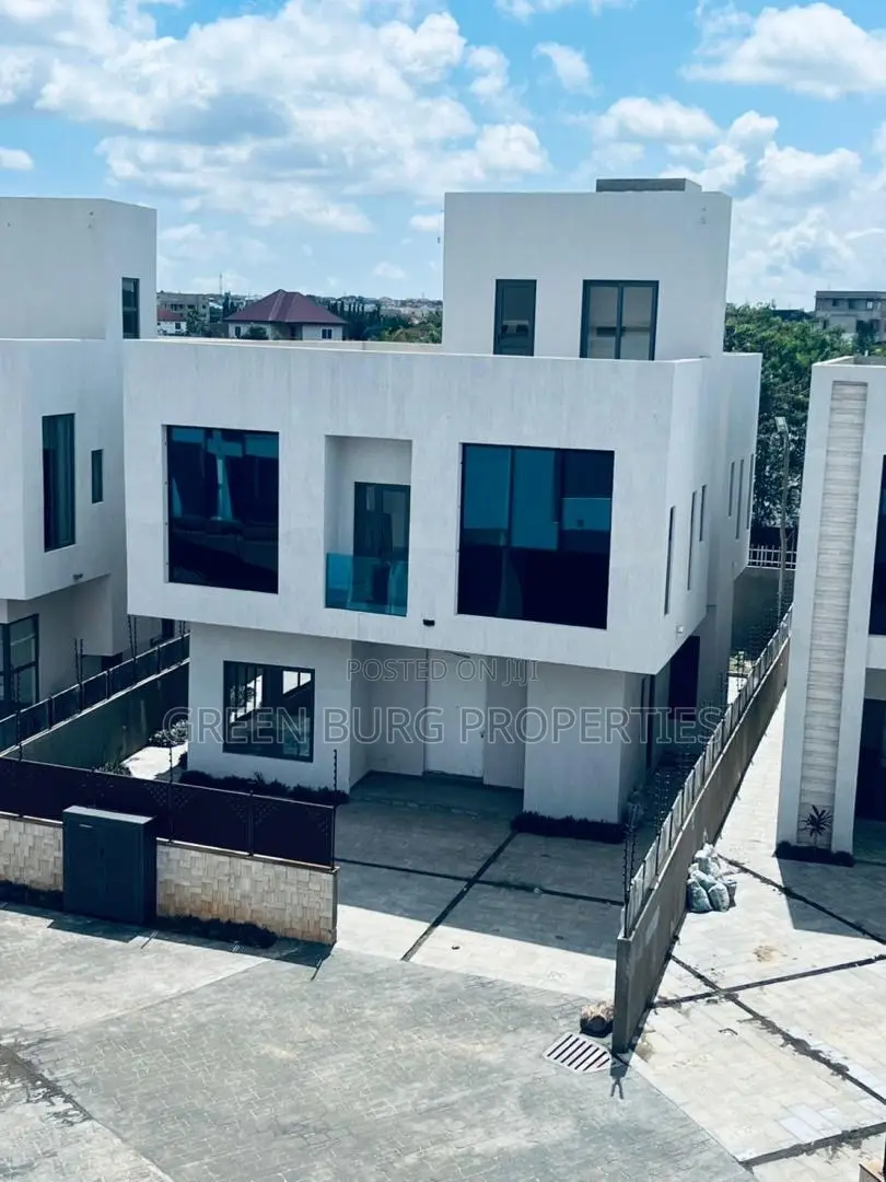 3bdrm House in East Legon for rent