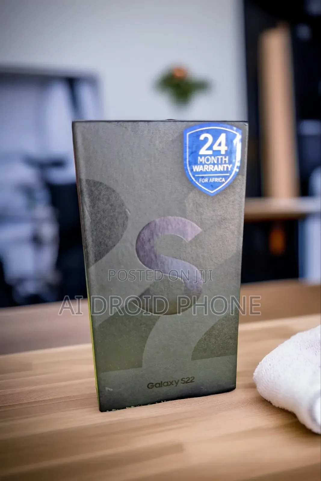 New Samsung Galaxy S22 5G 128 GB Gold