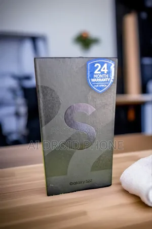 New Samsung Galaxy S22 5G 128 GB Gold