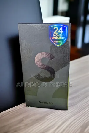 New Samsung Galaxy S22 5G 128 GB Silver